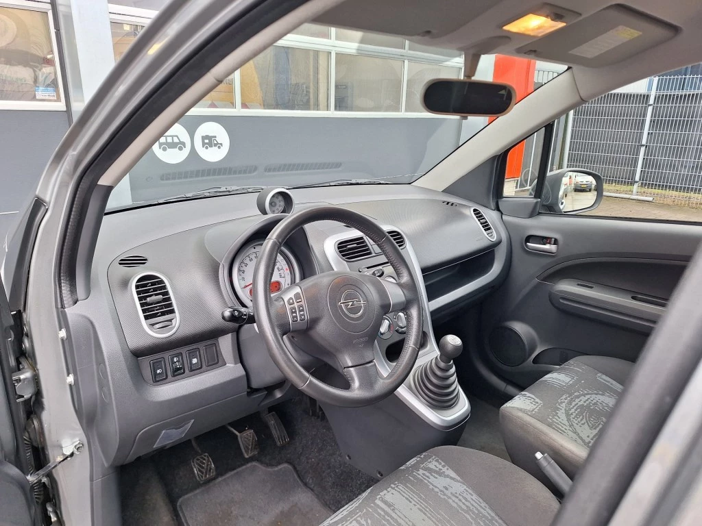 Hoofdafbeelding Opel Agila