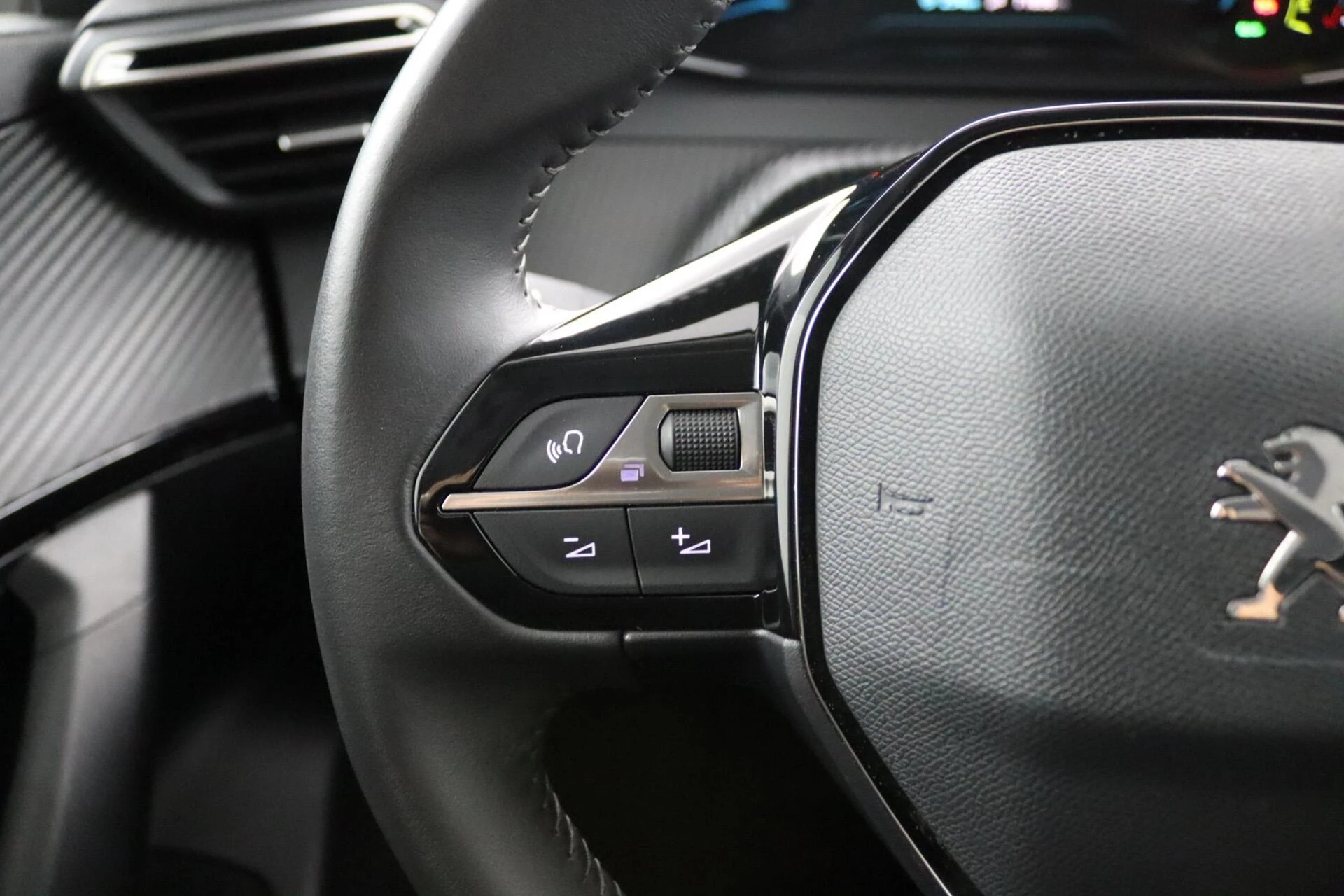 Hoofdafbeelding Peugeot e-2008