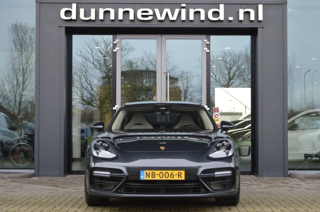 Hoofdafbeelding Porsche Panamera