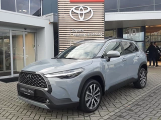 Toyota Corolla Cross Hybrid 140 Style ALL-SEASON PARK-SENSOREN KEYLESS BLIND-SPOT STOEL/STUURVERW AD-CRUISE ELEK-ACHTERKLEP CAMERA DRAADLOOS-LADEN