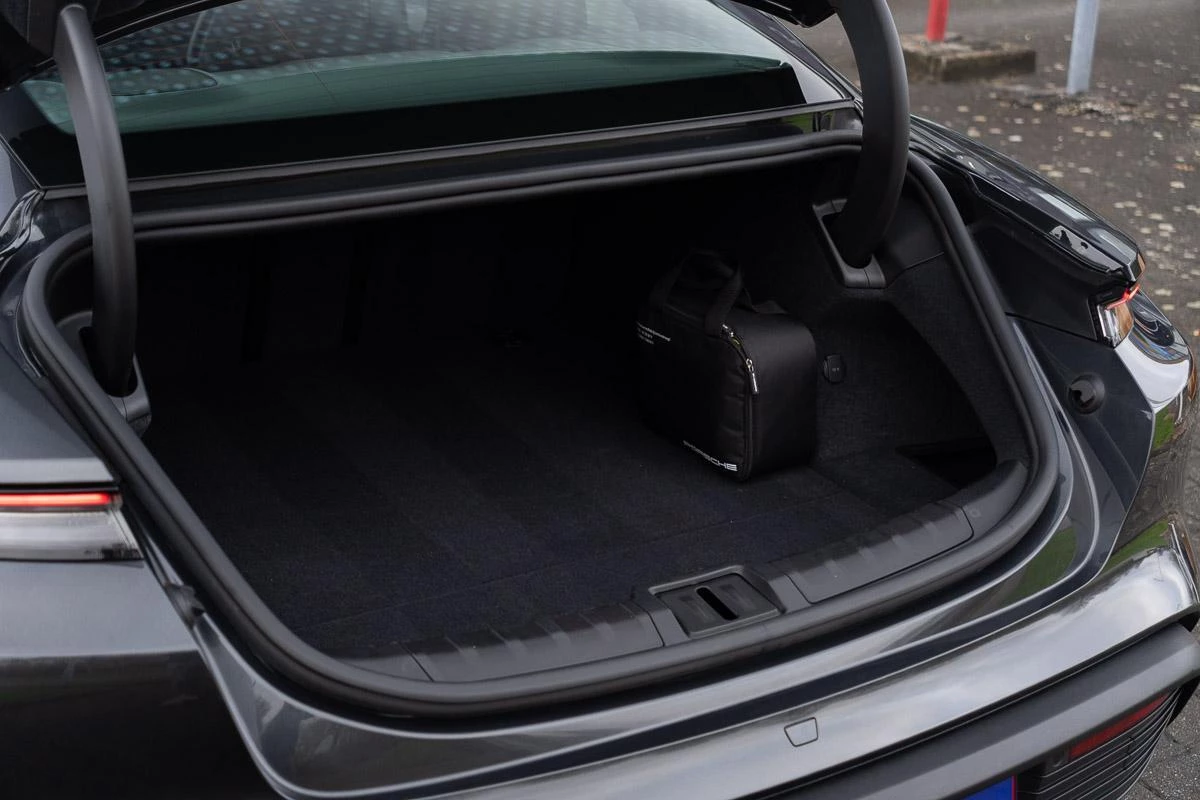 Hoofdafbeelding Porsche Taycan