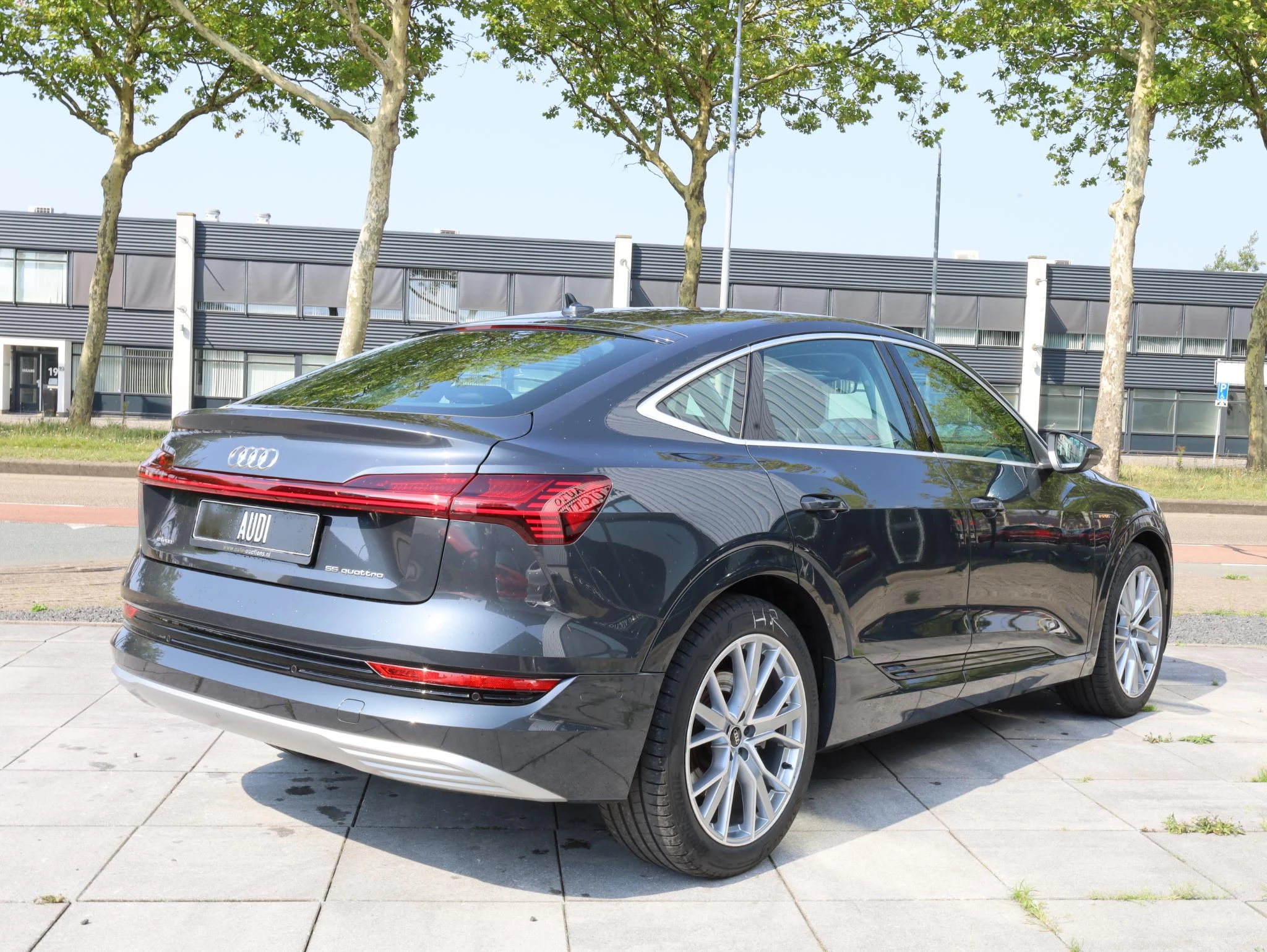 Hoofdafbeelding Audi e-tron
