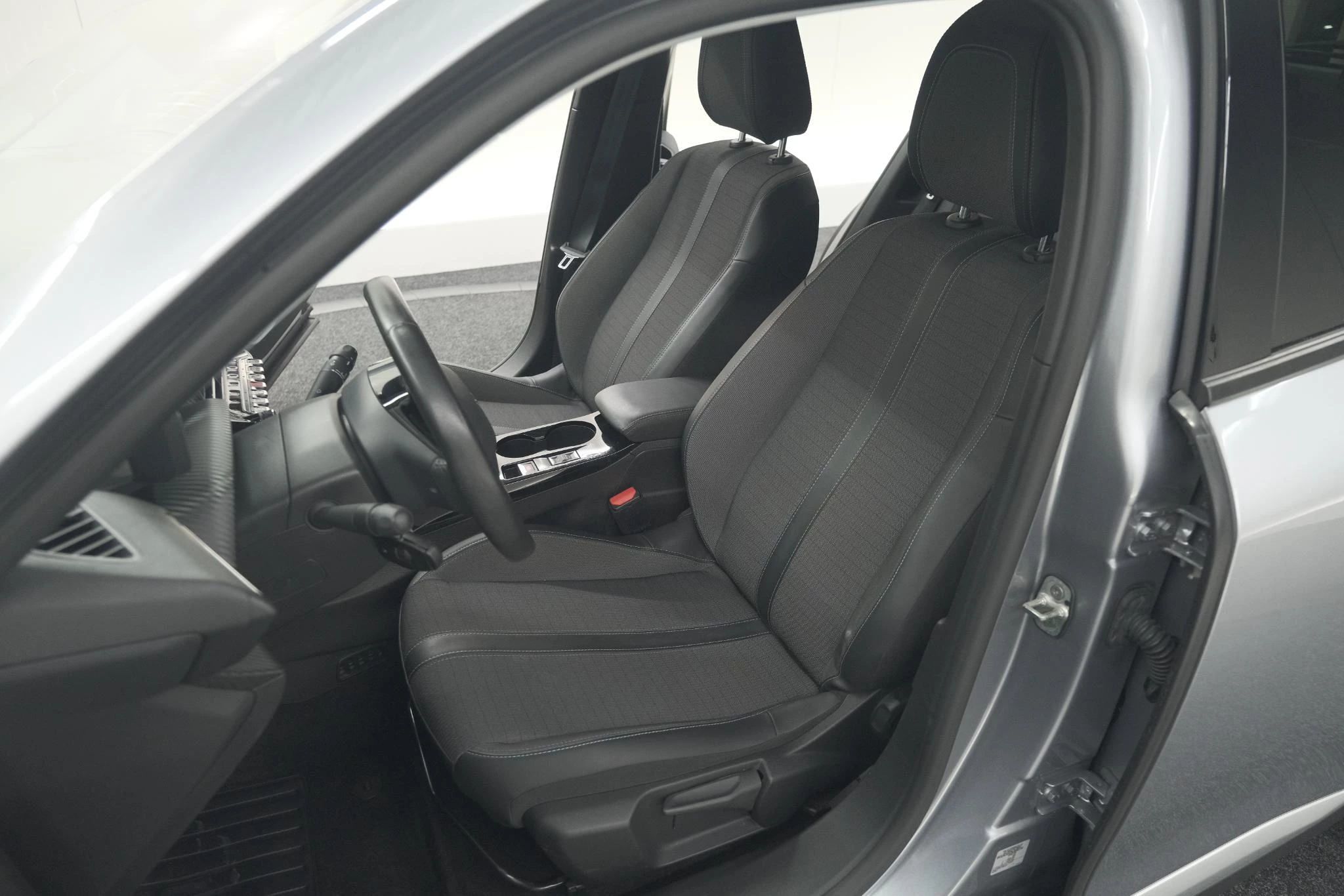 Hoofdafbeelding Peugeot e-2008