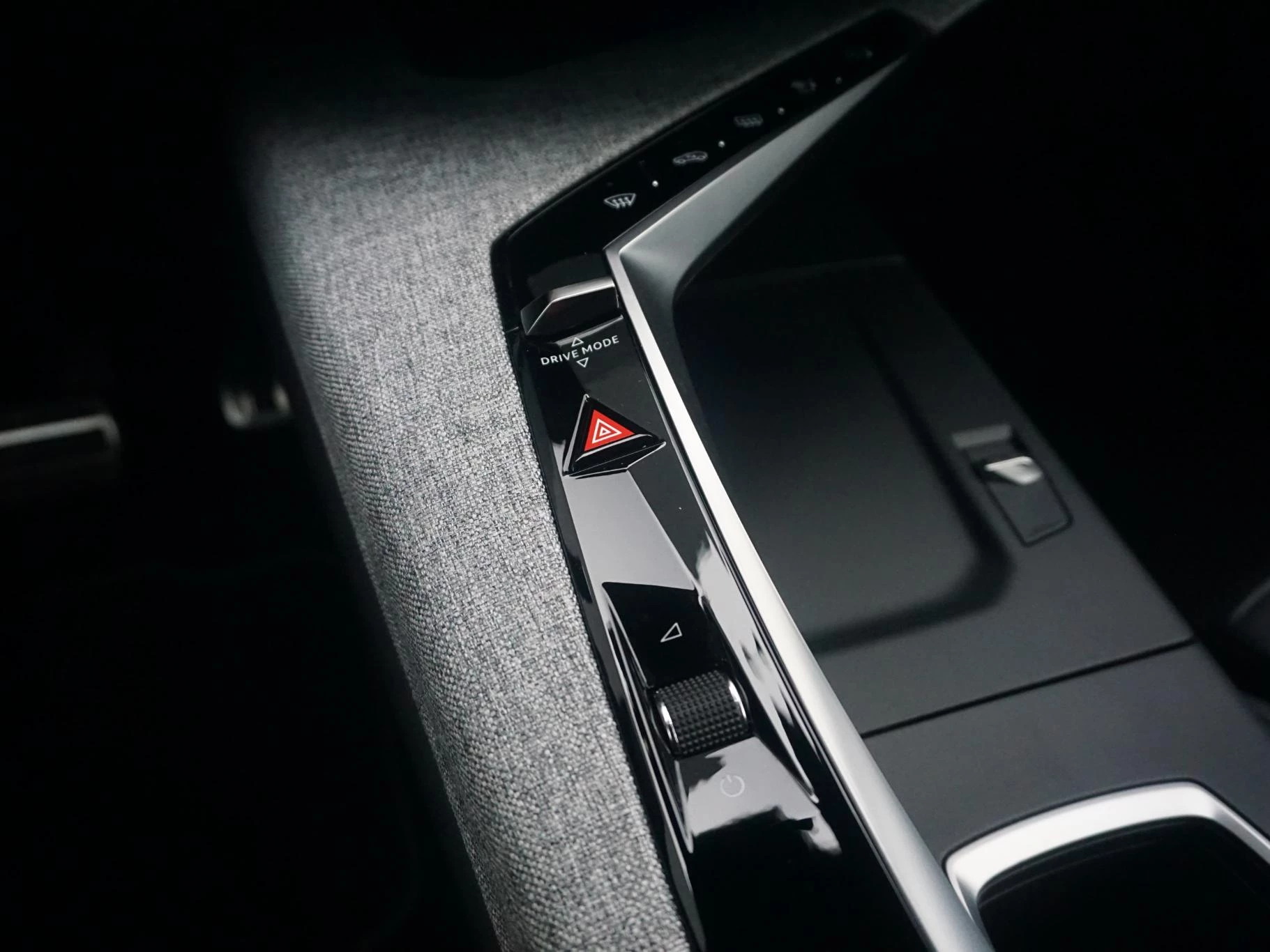 Hoofdafbeelding Peugeot e-3008