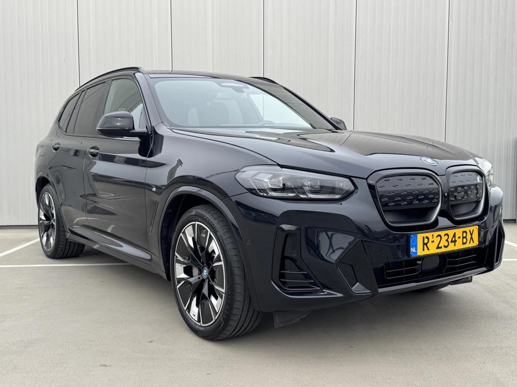 Hoofdafbeelding BMW iX3