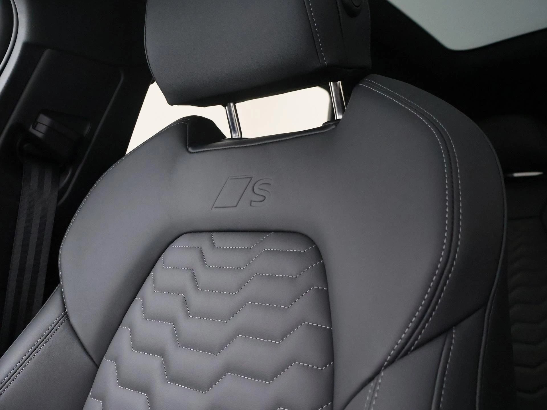 Hoofdafbeelding Audi A6 Avant e-tron