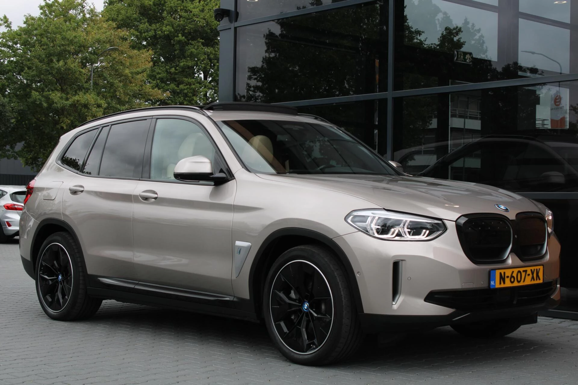 Hoofdafbeelding BMW iX3