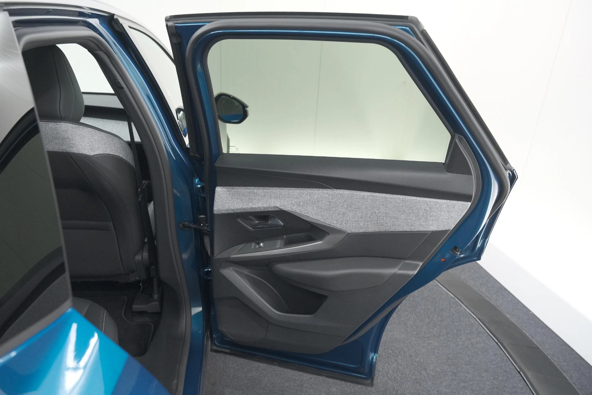 Hoofdafbeelding Peugeot e-3008