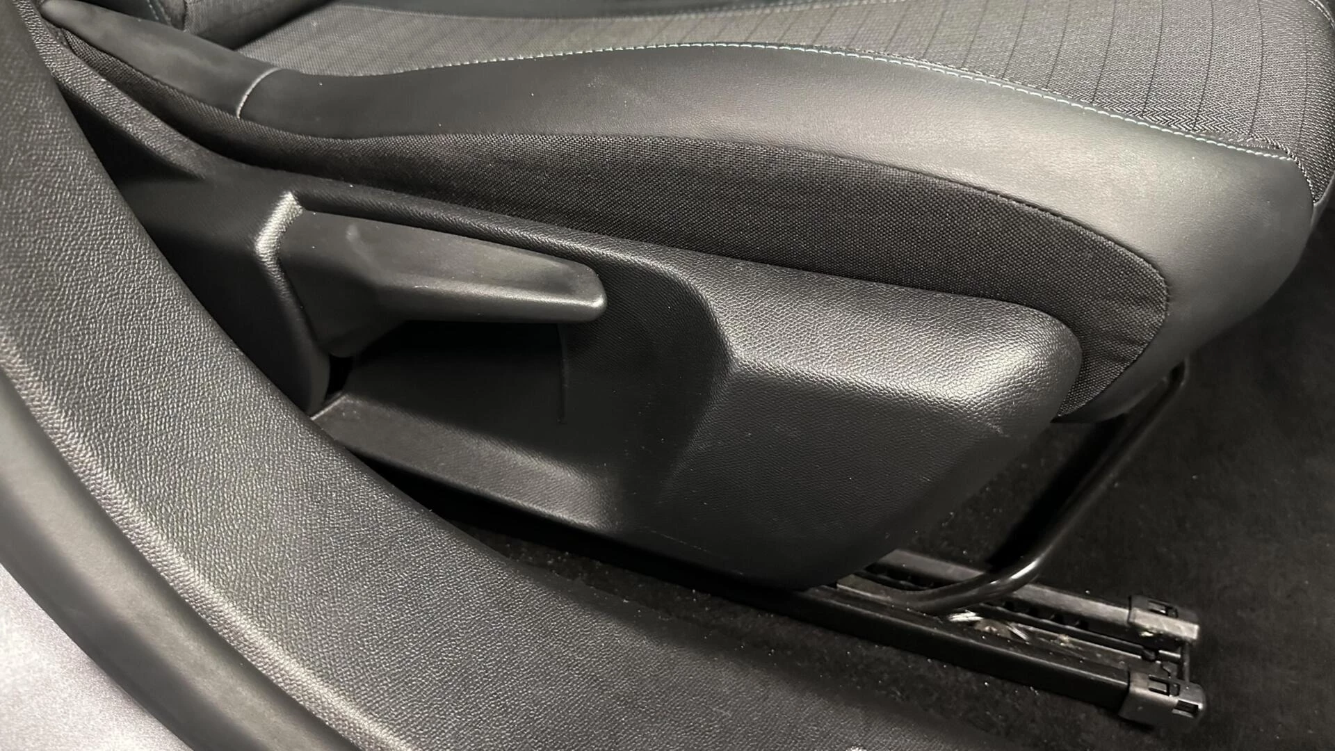 Hoofdafbeelding Peugeot e-2008