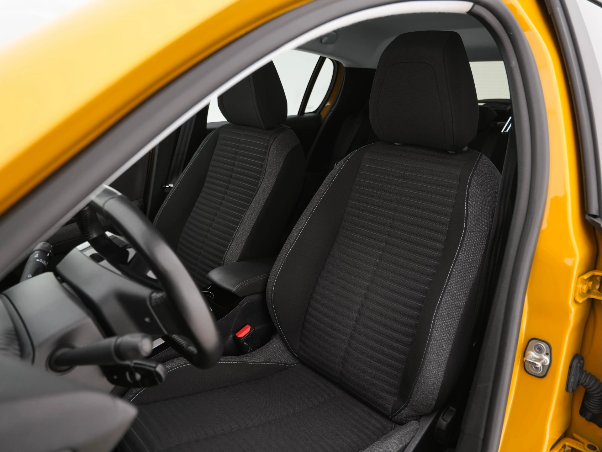Hoofdafbeelding Peugeot e-208