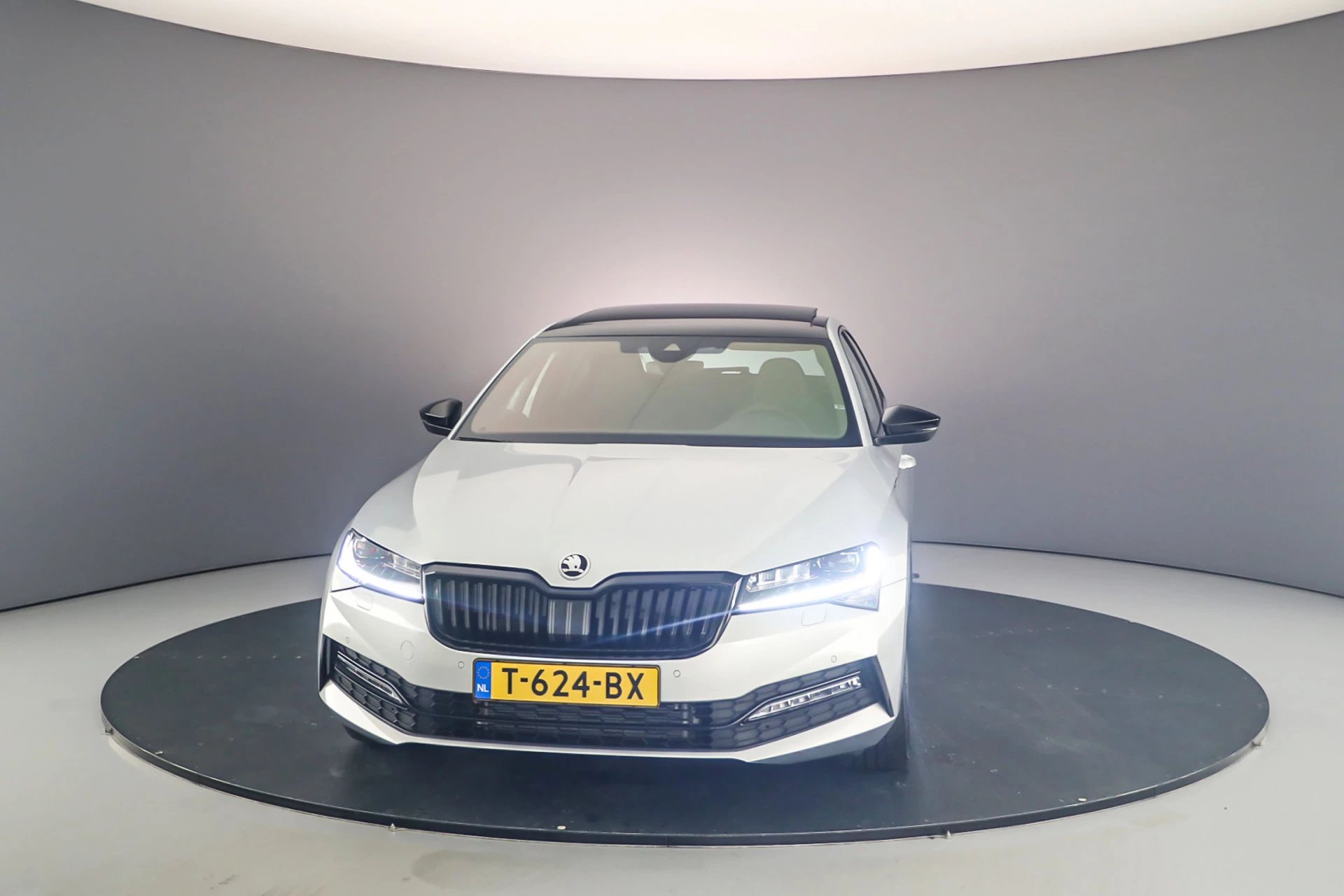 Hoofdafbeelding Škoda Superb