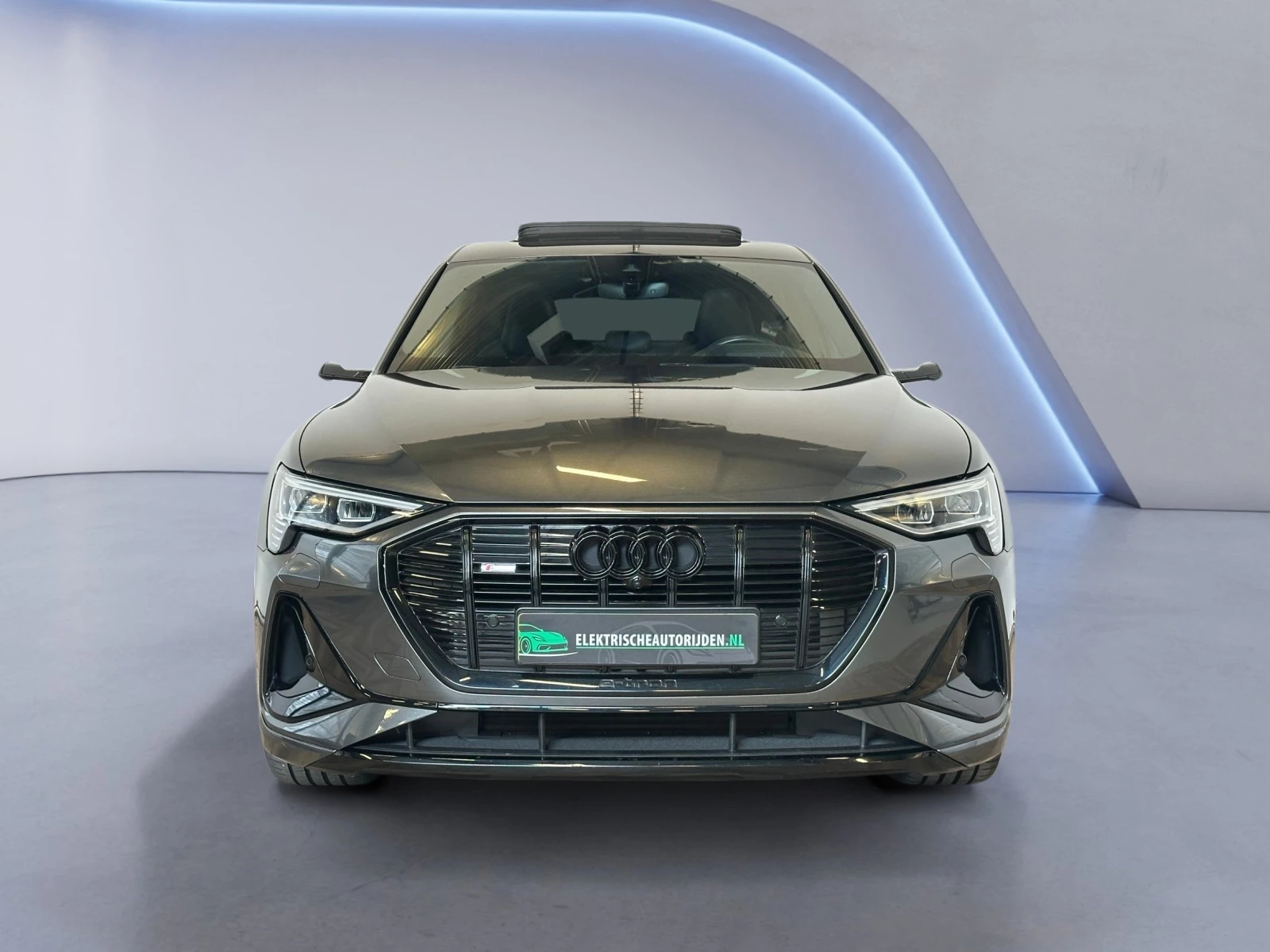 Hoofdafbeelding Audi e-tron
