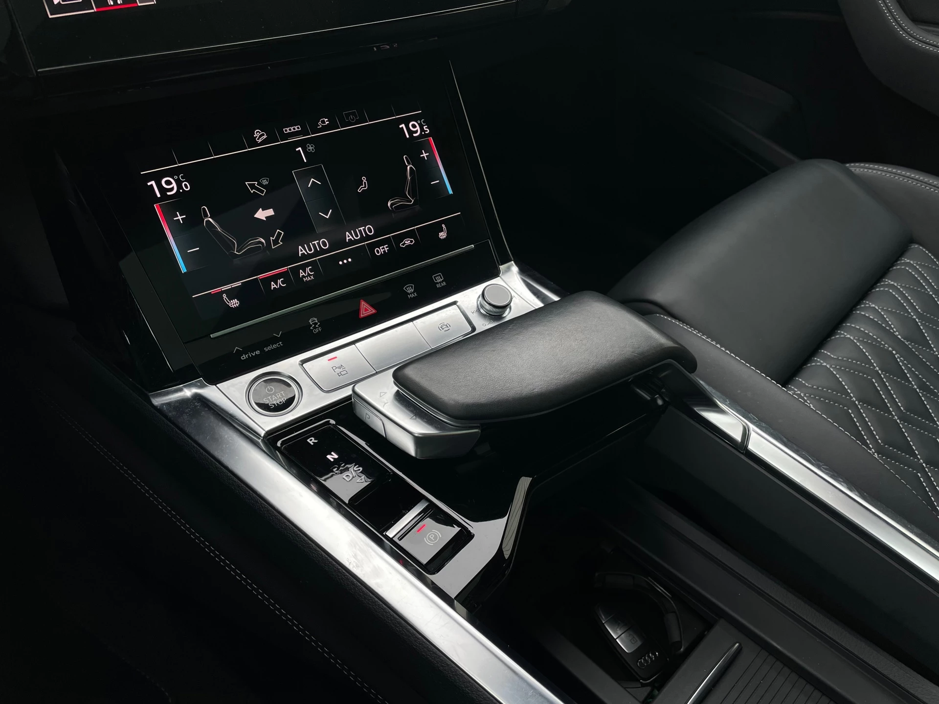 Hoofdafbeelding Audi e-tron