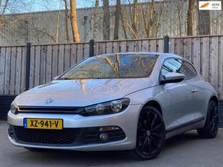 Hoofdafbeelding Volkswagen Scirocco Volkswagen Scirocco 1.4 TSI Highline Plus 160PK I NIEUWE KETTING I APK I DEALER ONDERHOUDEN I NAVI I LMV I SENSOR I NETTE AUTO