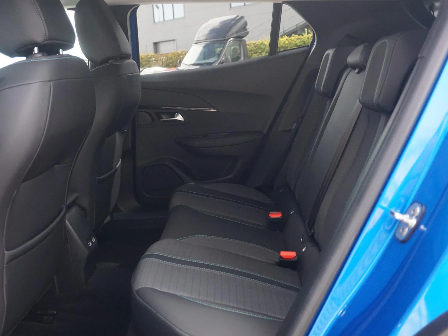 Hoofdafbeelding Peugeot e-2008