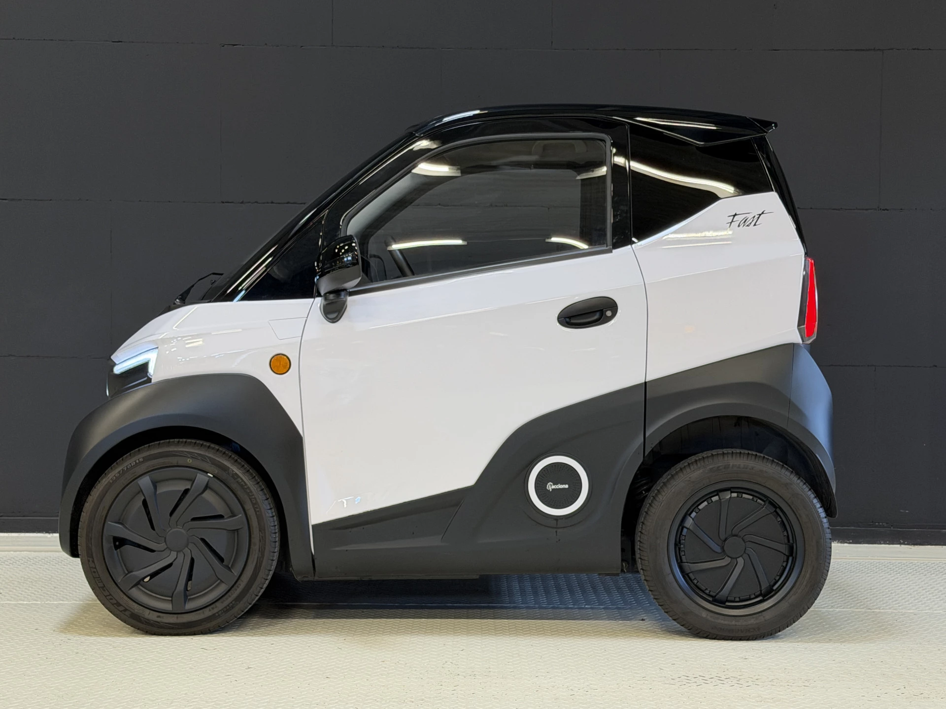 Hoofdafbeelding Silence S04