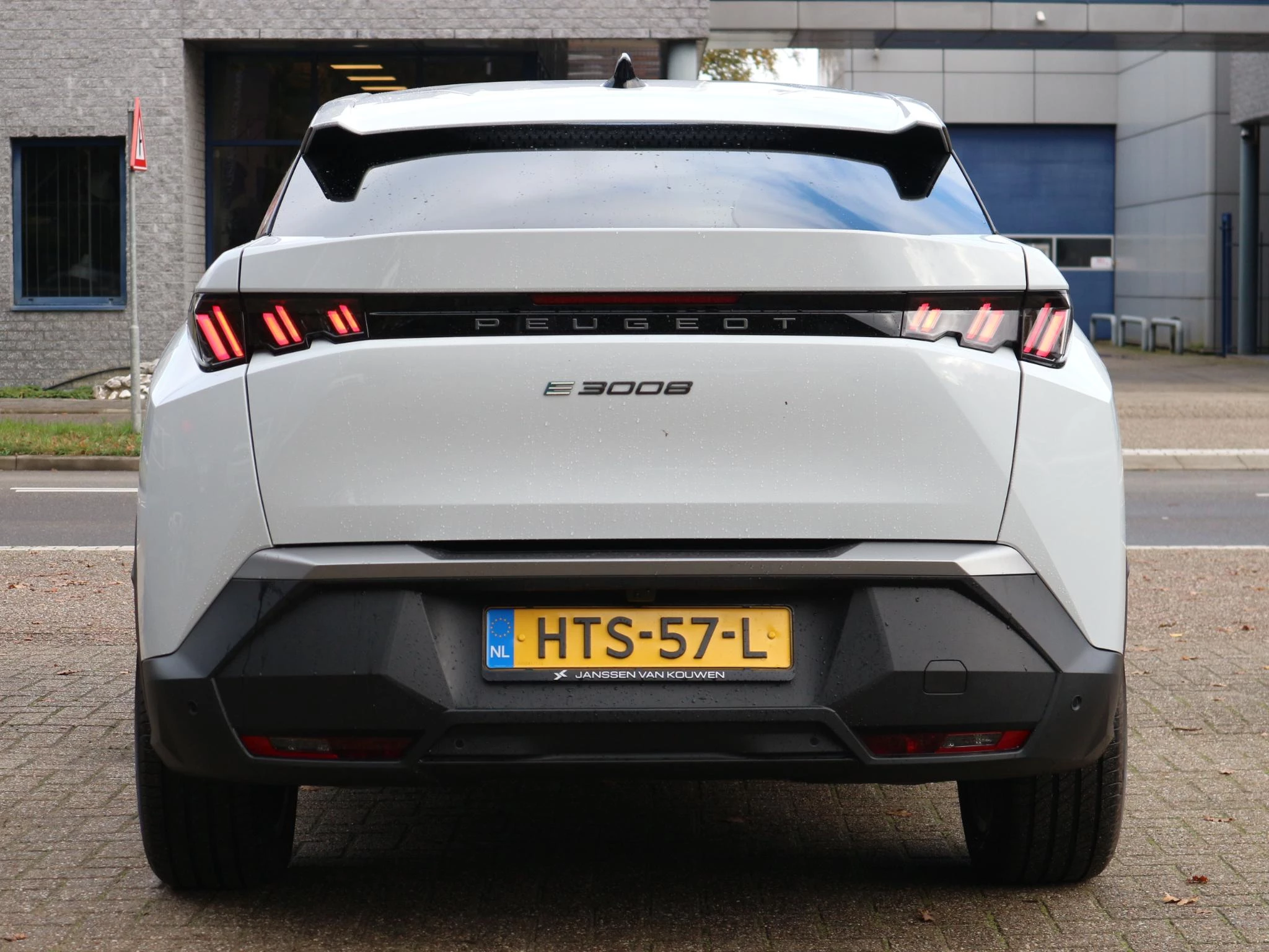 Hoofdafbeelding Peugeot e-3008