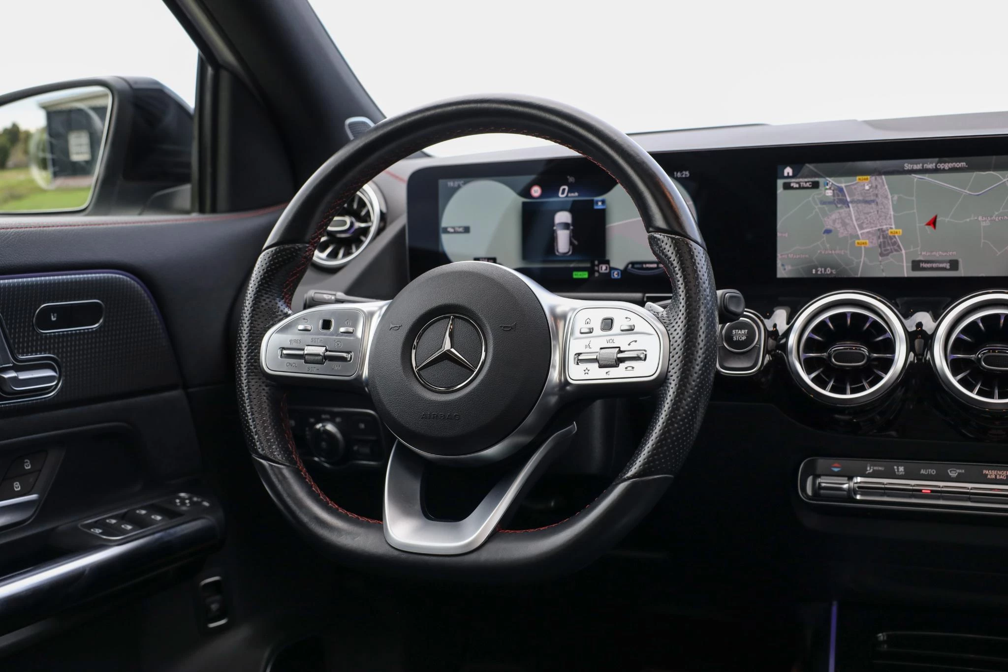 Hoofdafbeelding Mercedes-Benz EQA