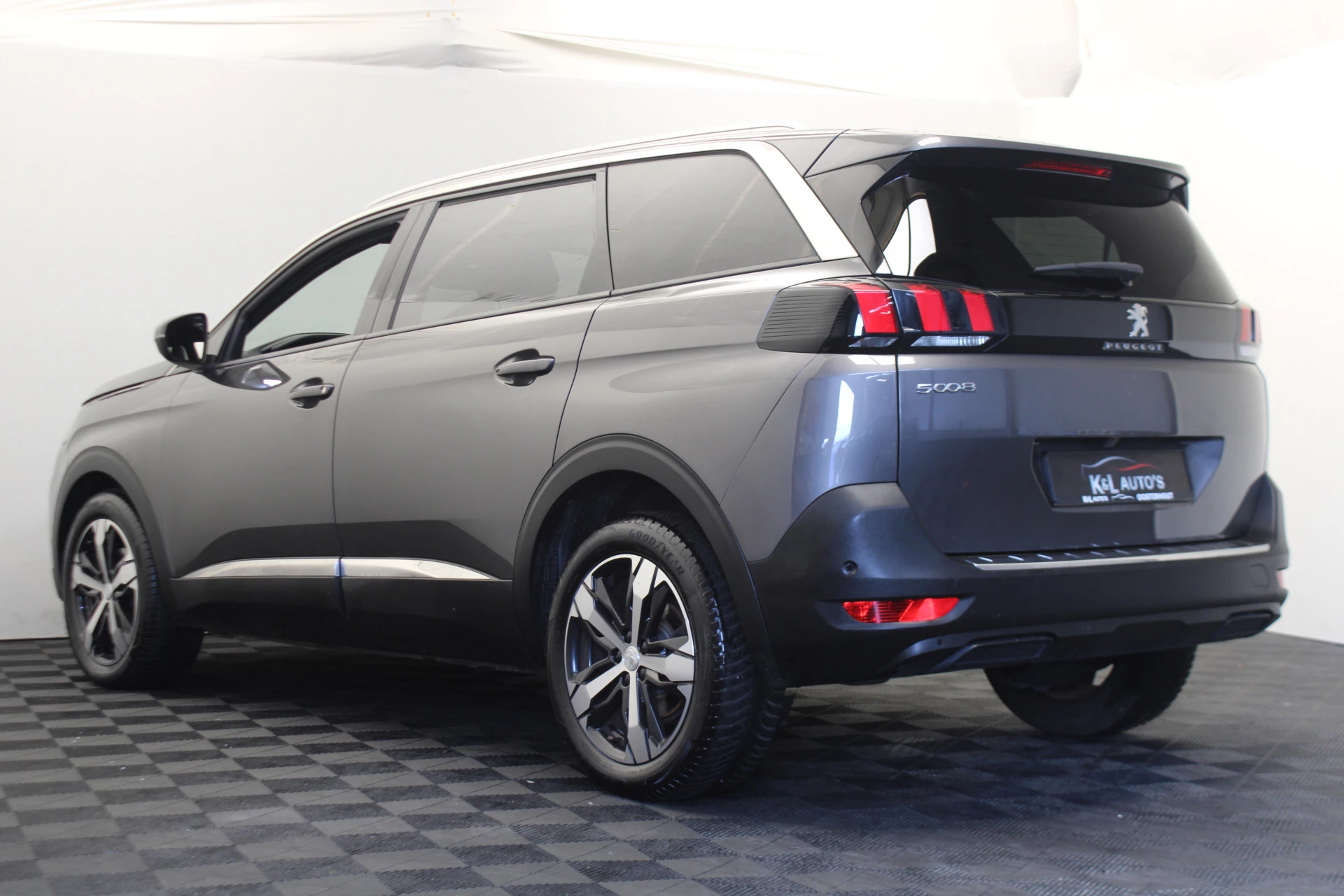 Hoofdafbeelding Peugeot 5008
