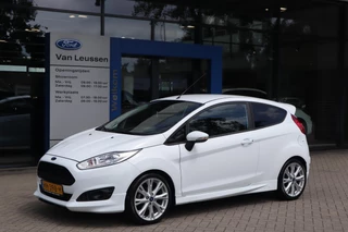 Ford Fiesta 125PK SPORT HALFLEDER CLIMA BLUETOOTH PARK-SENSOREN 17" LM-VELGEN STOEL/VOORRUITVERW. CRUISE NAVI