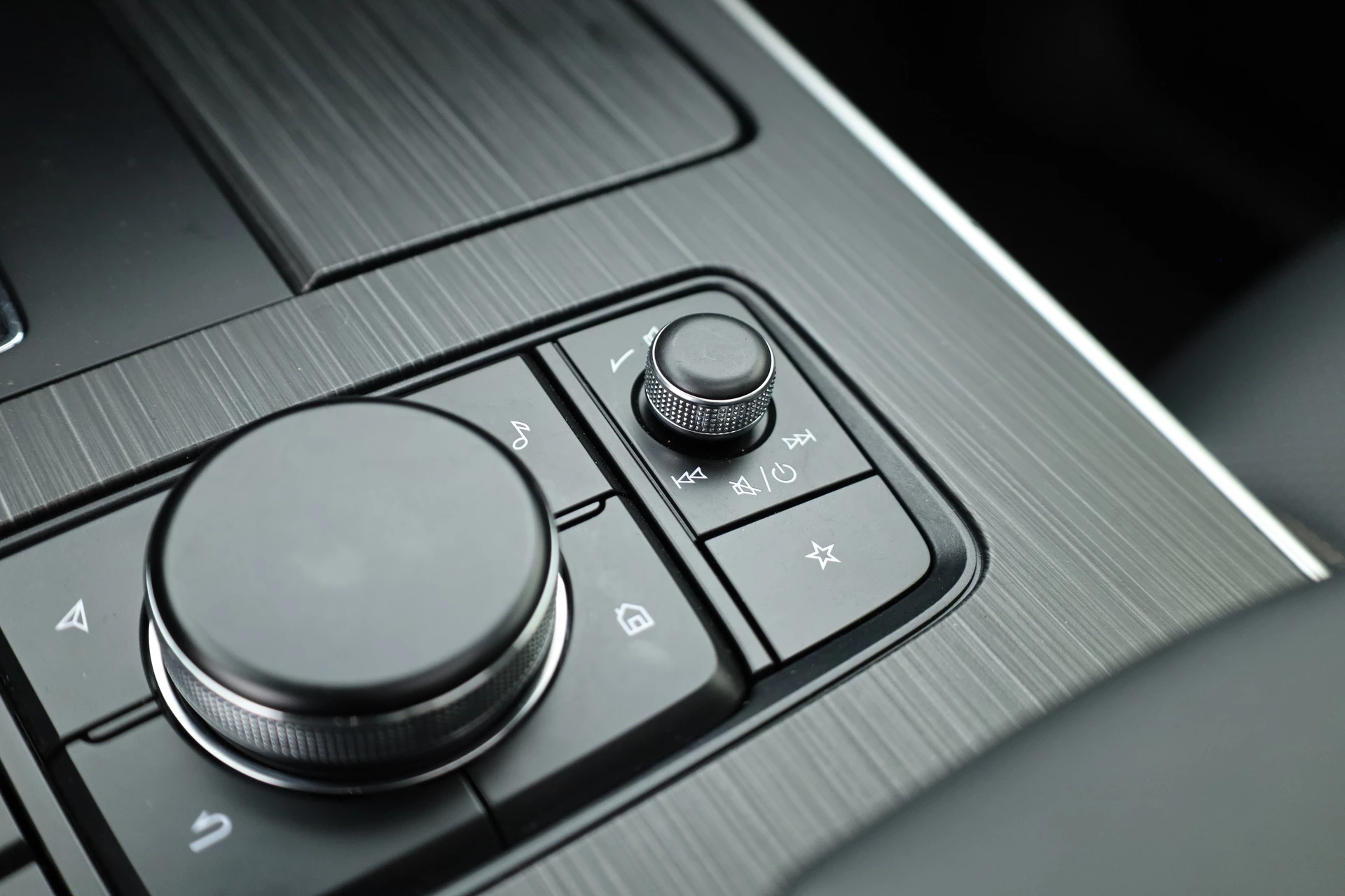 Hoofdafbeelding Mazda CX-60