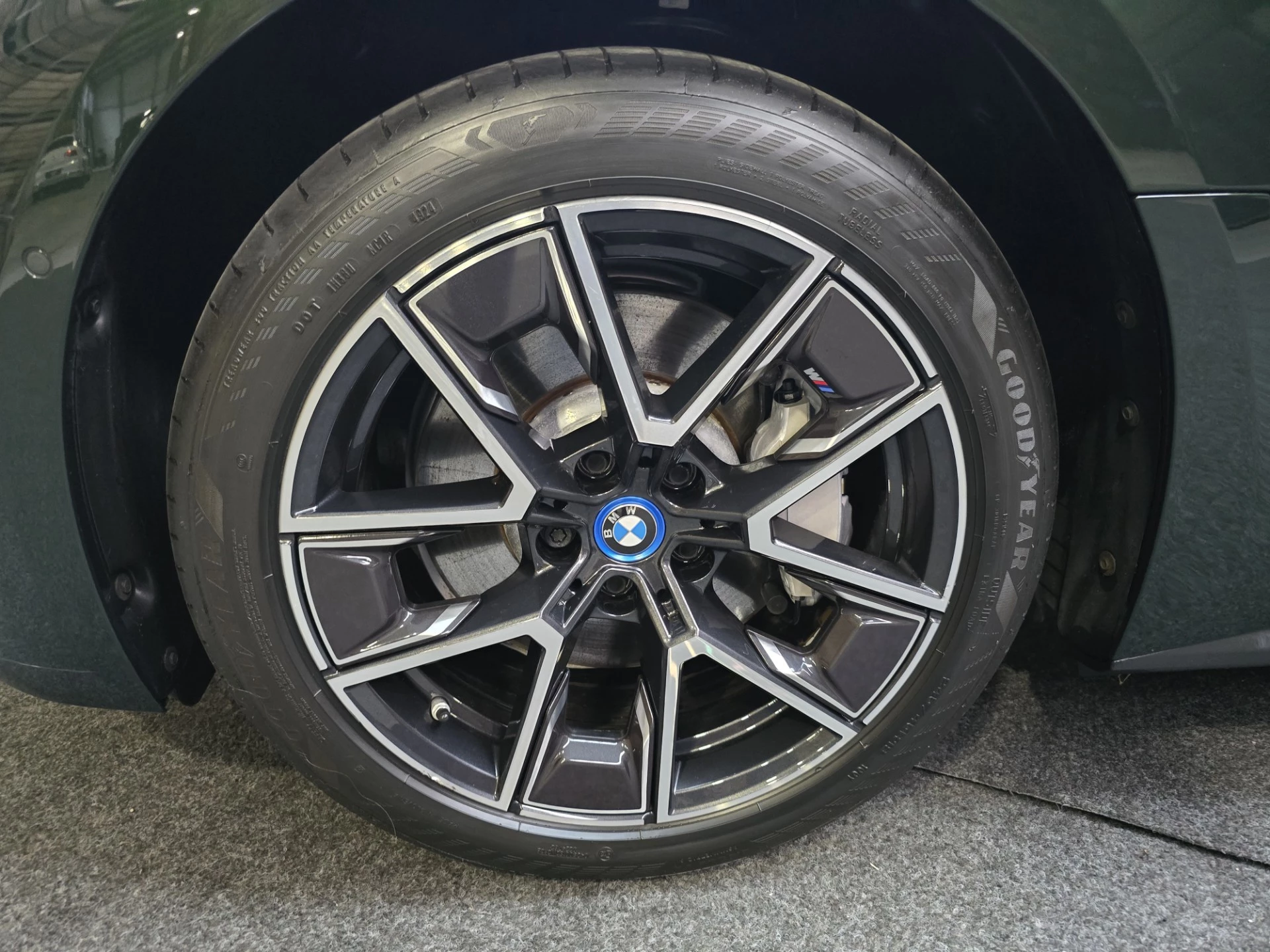 Hoofdafbeelding BMW i4
