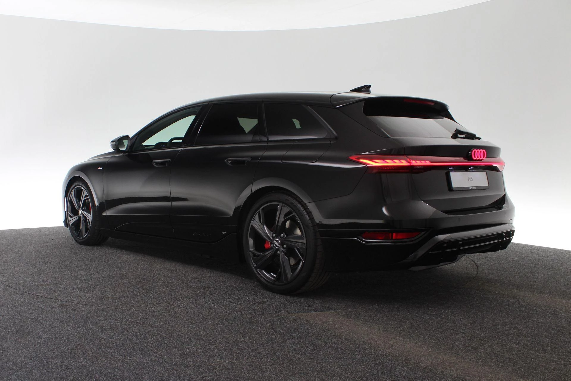 Hoofdafbeelding Audi A6 Avant e-tron