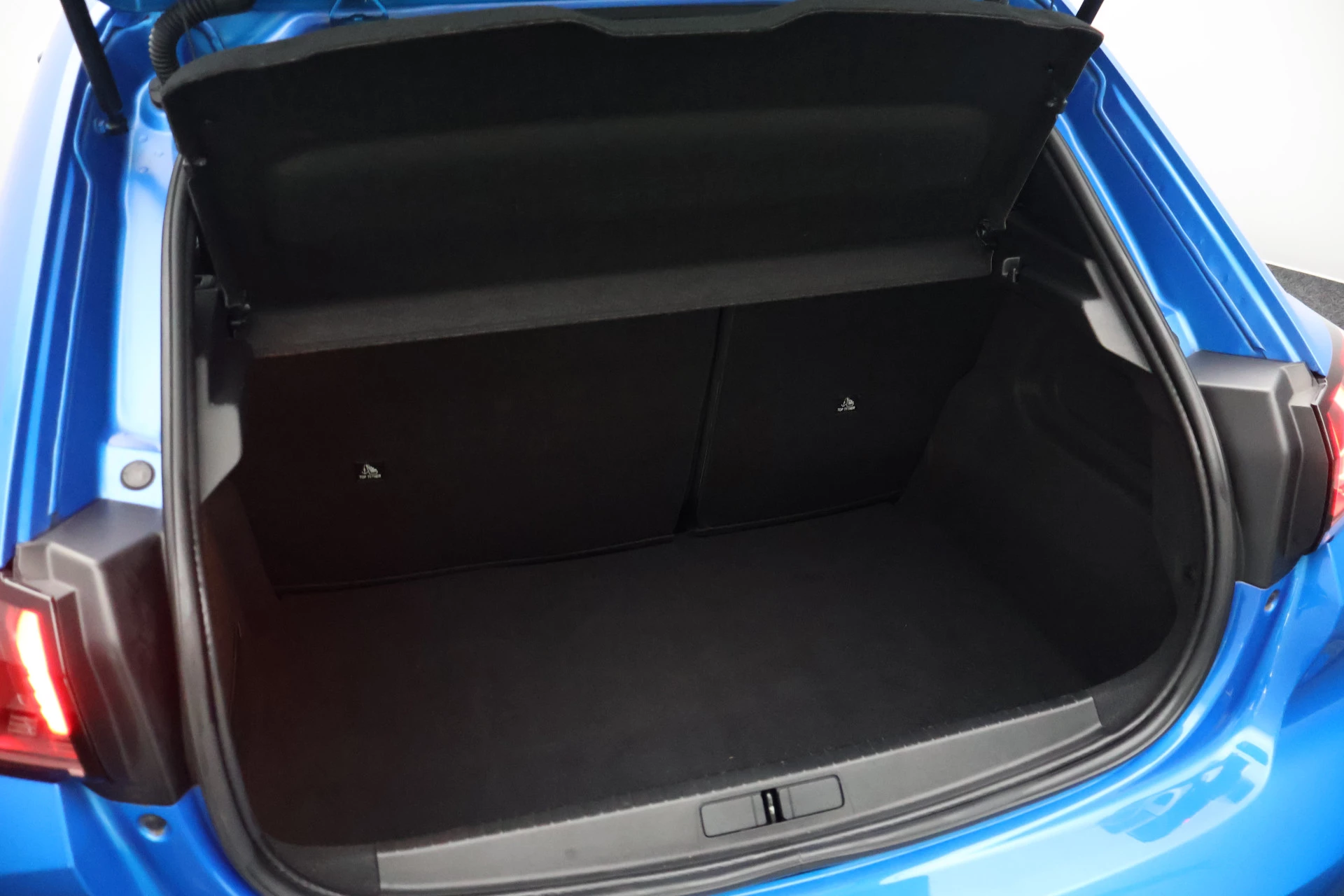 Hoofdafbeelding Peugeot e-208