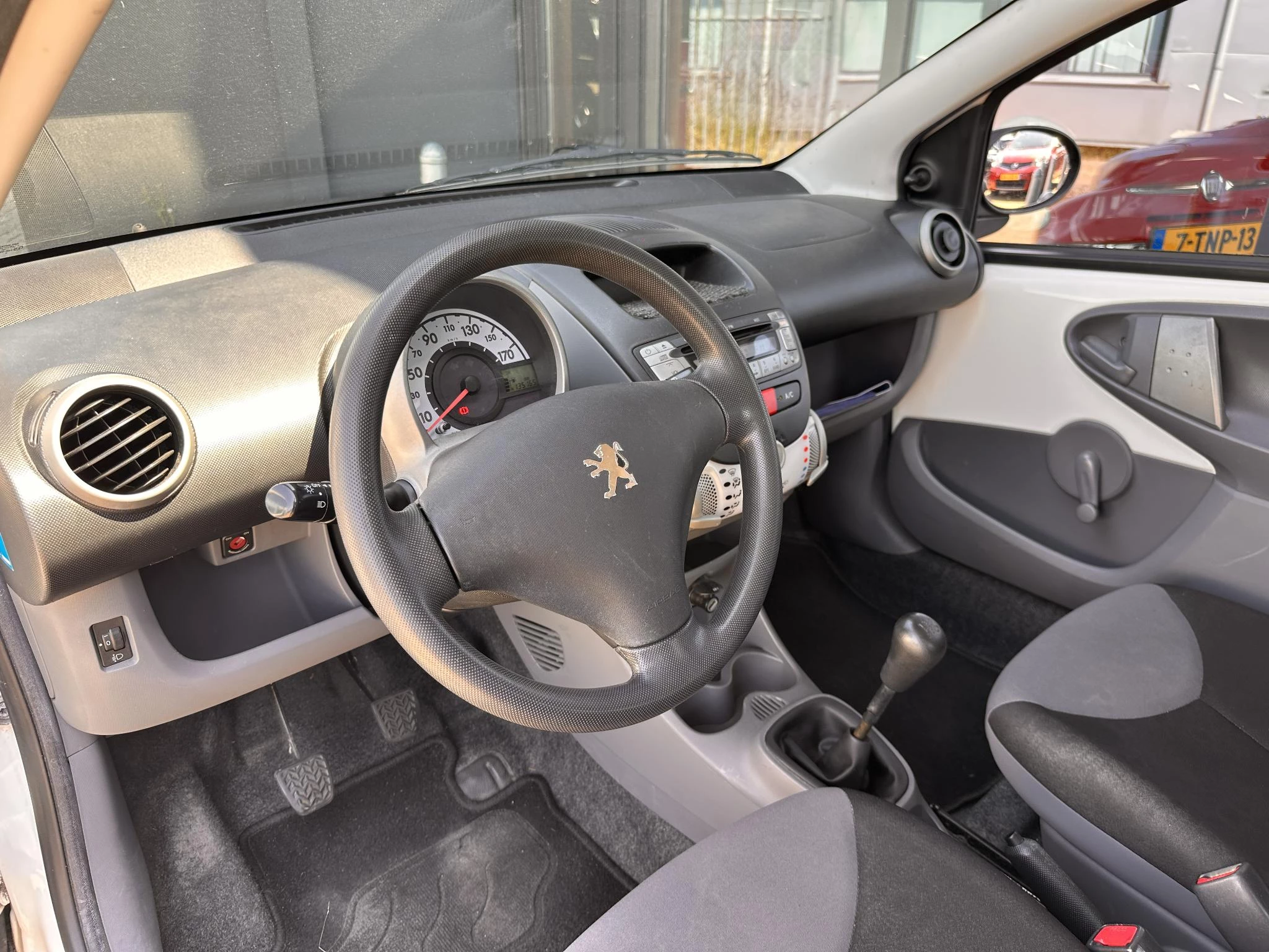 Hoofdafbeelding Peugeot 107
