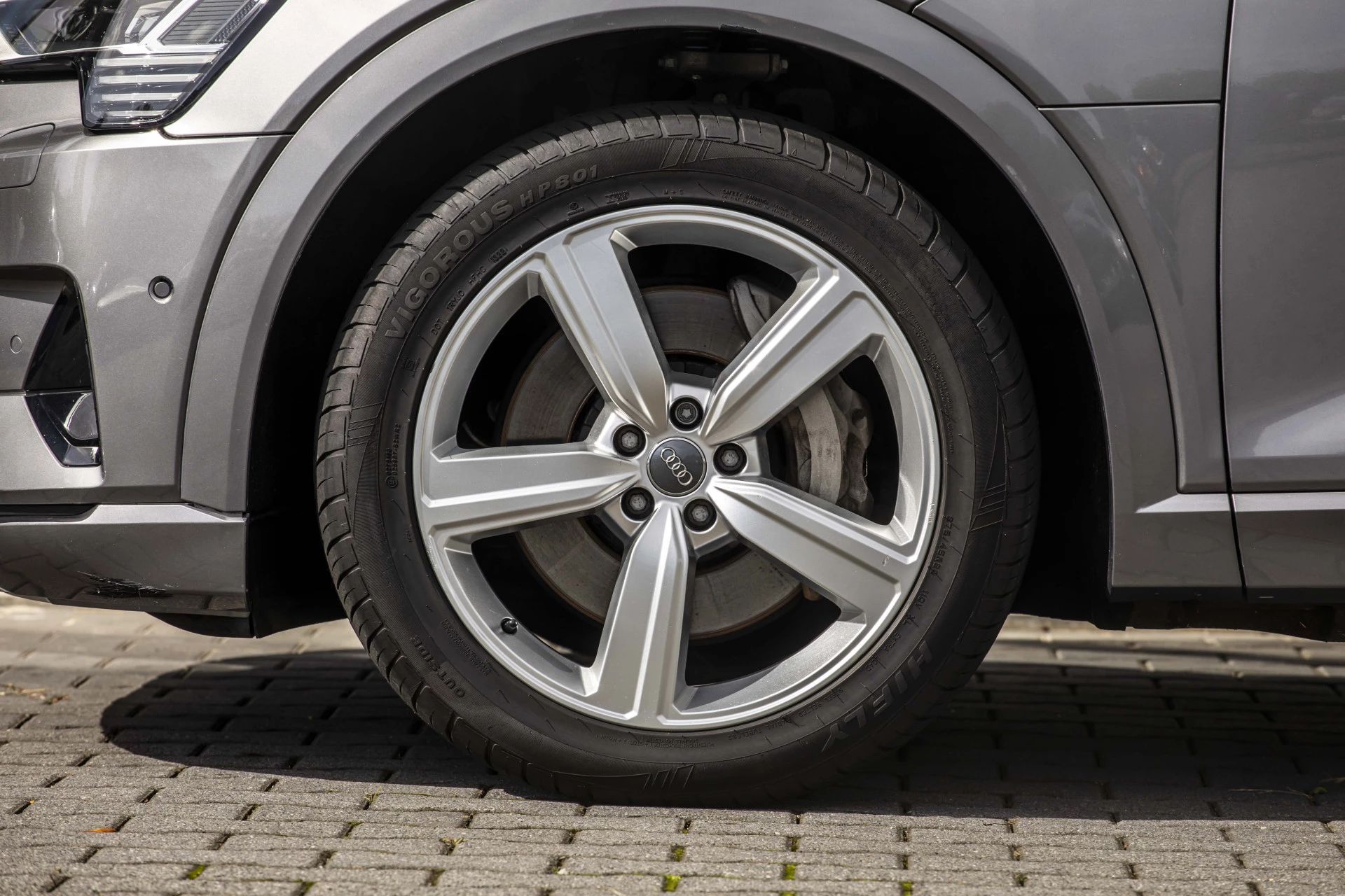 Hoofdafbeelding Audi e-tron