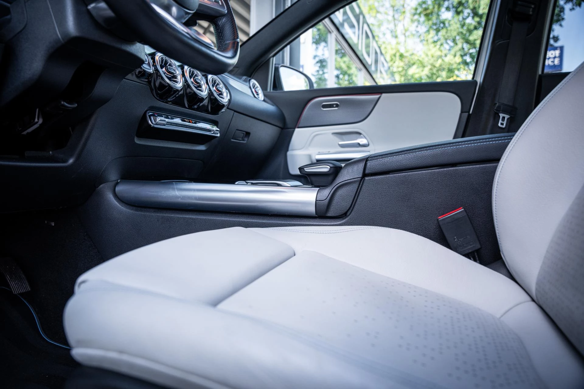 Hoofdafbeelding Mercedes-Benz EQA