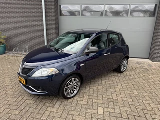 Hoofdafbeelding Lancia Ypsilon Lancia Ypsilon 0.9 TWIN AIR SILVER