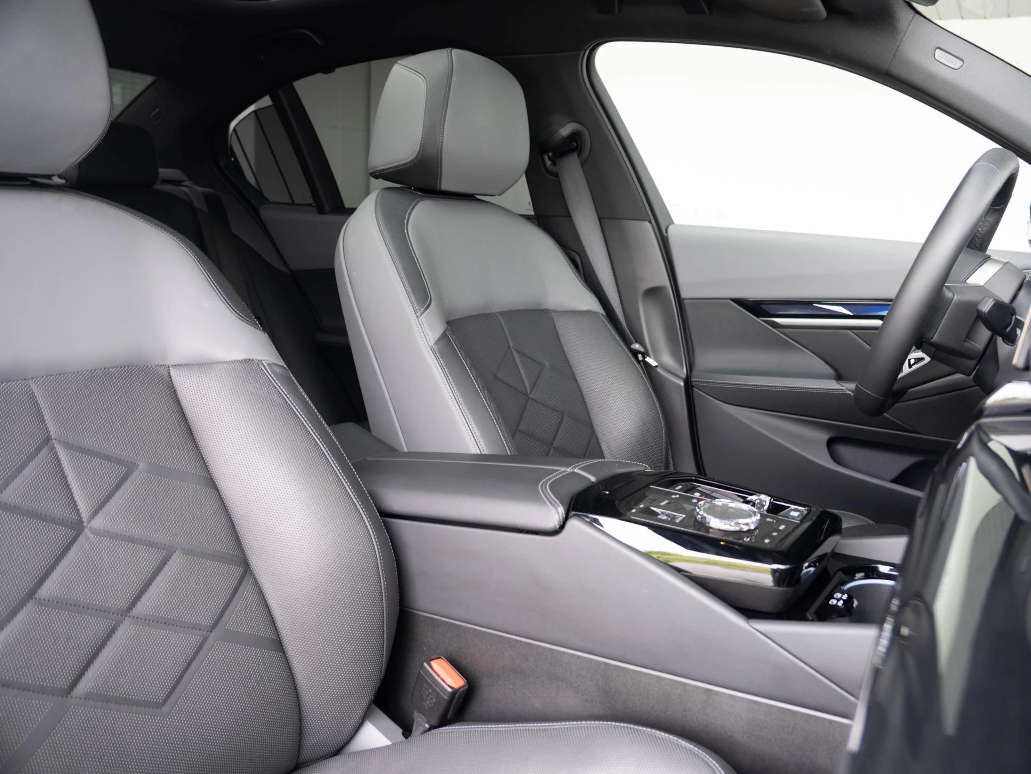 Hoofdafbeelding BMW i5