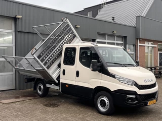 Hoofdafbeelding Iveco Daily Iveco Daily 35S11D 2.3 3 zijden kipper Airco Telefoonverbinding Gereedschapskist Stuuwielbediening Open laadbak Pick-up P-up Kieper Bakwagen 1e eigenaar Euro 5 Bpm vrij voor particulier gebruik!!
