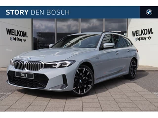 BMW 3 Serie Touring 330e M Sport Automaat / Trekhaak / Sportstoelen / Achteruitrijcamera / Live Cockpit Plus / Parking Assistant / Stoelverwaming