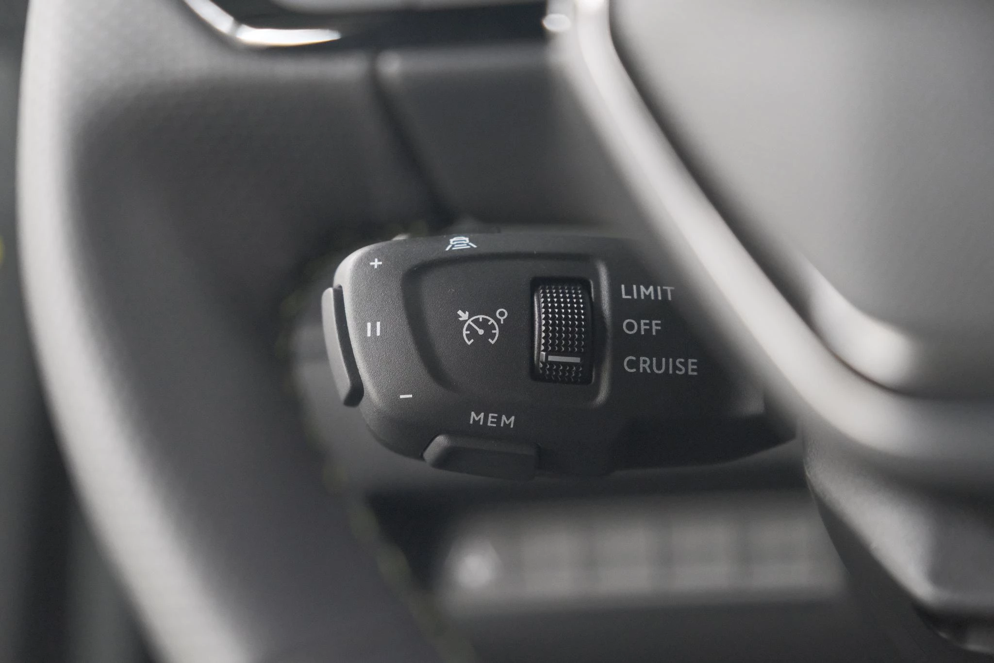 Hoofdafbeelding Peugeot e-2008