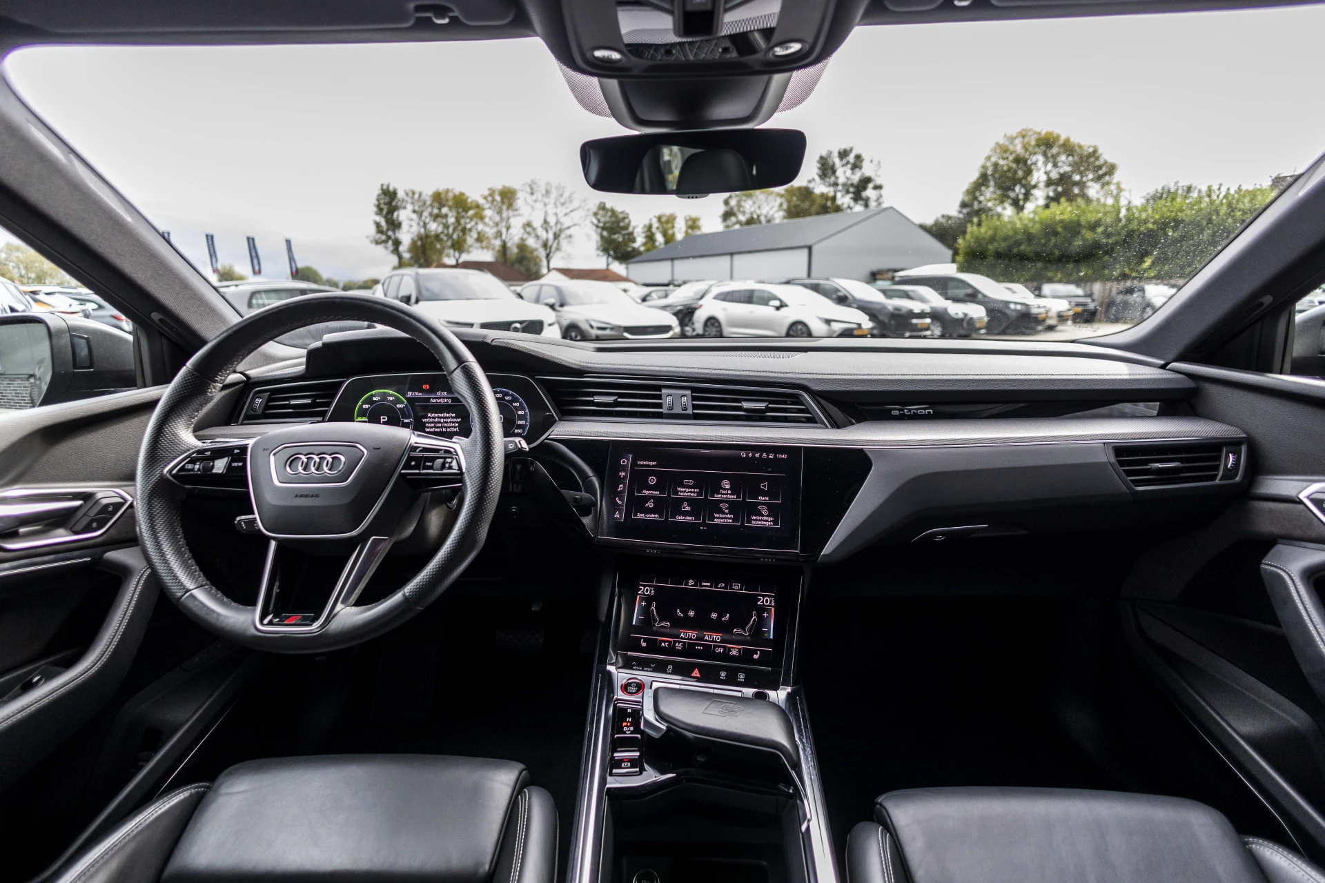 Hoofdafbeelding Audi e-tron