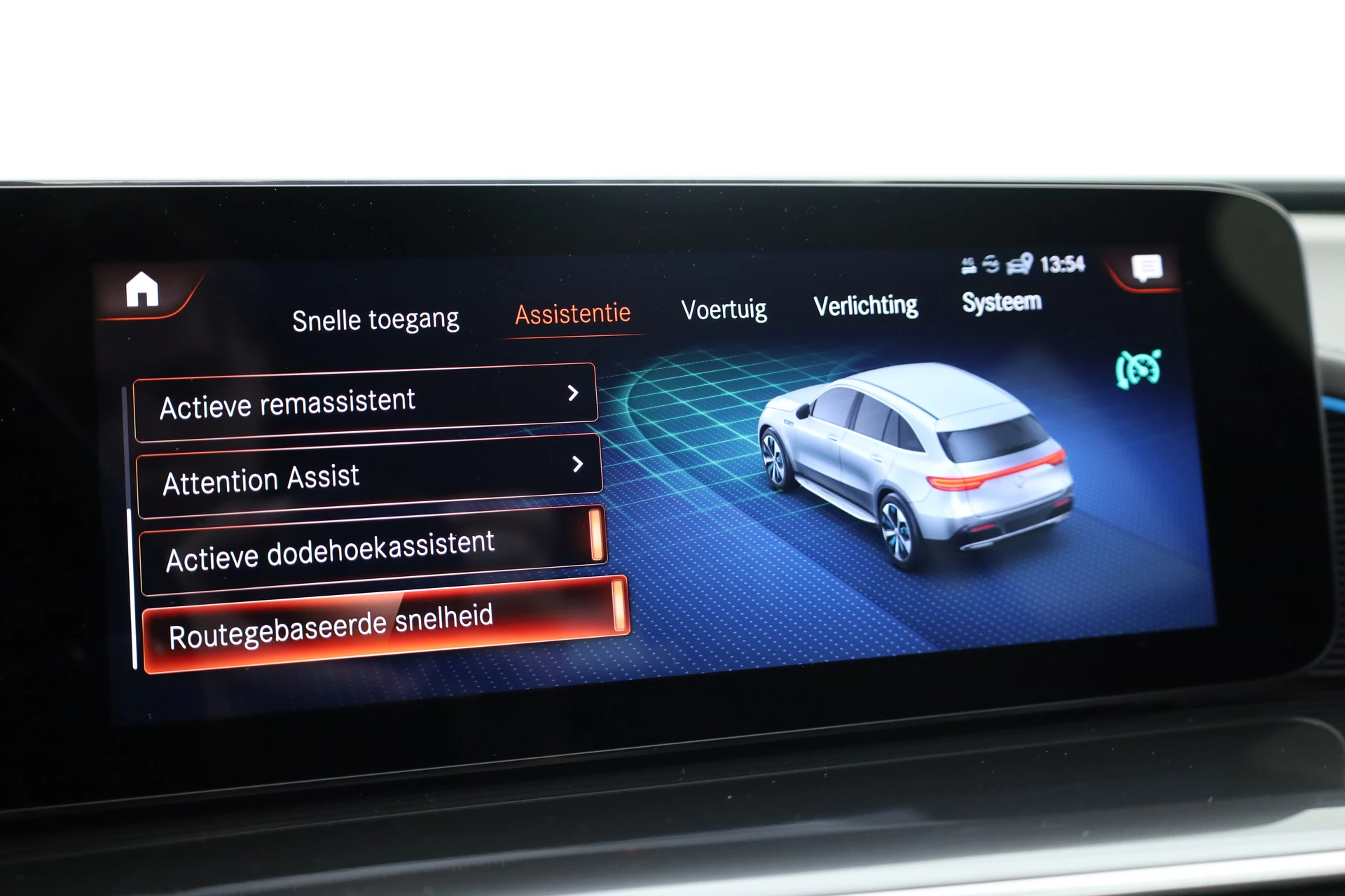 Hoofdafbeelding Mercedes-Benz EQC