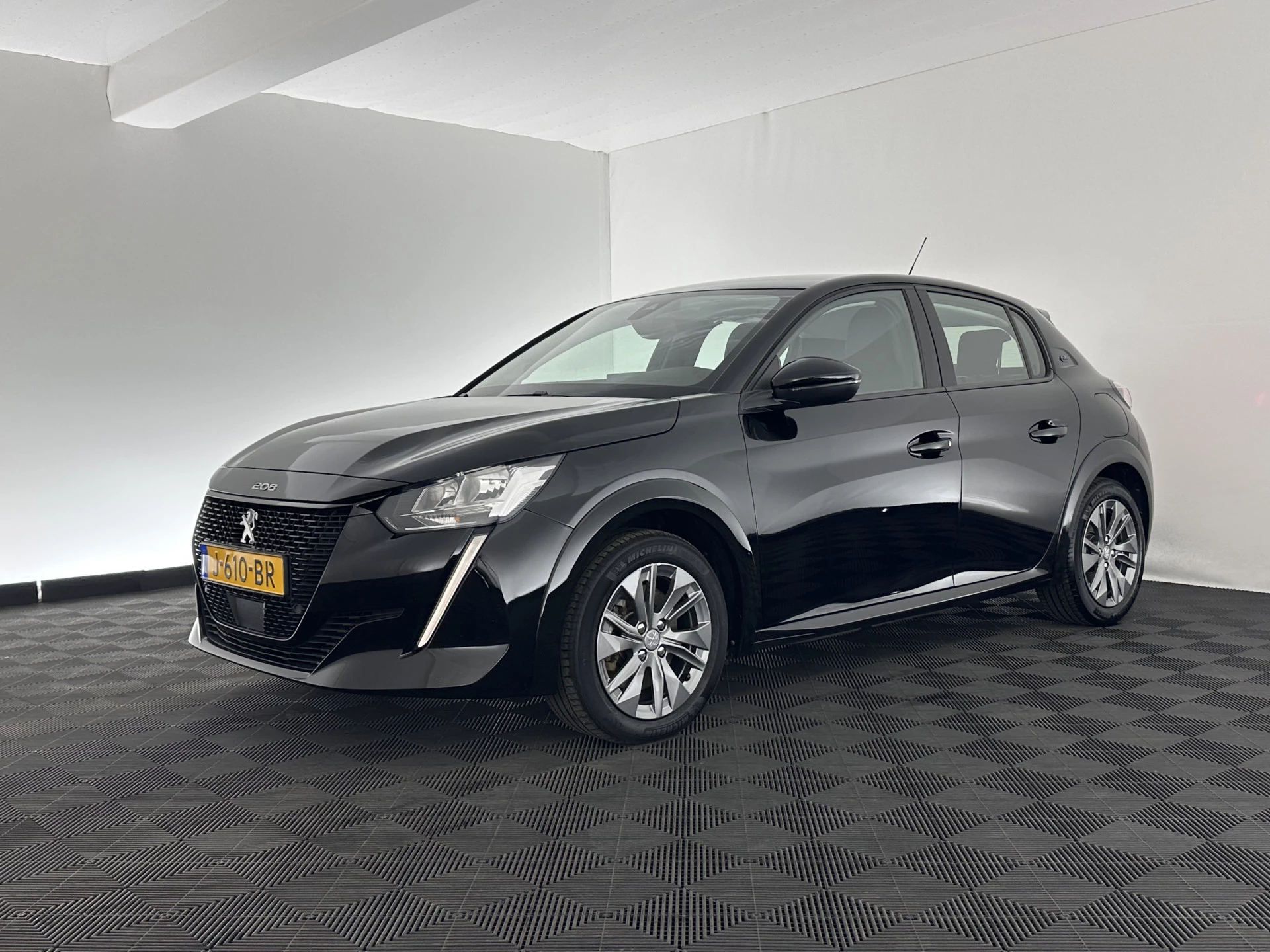 Hoofdafbeelding Peugeot e-208