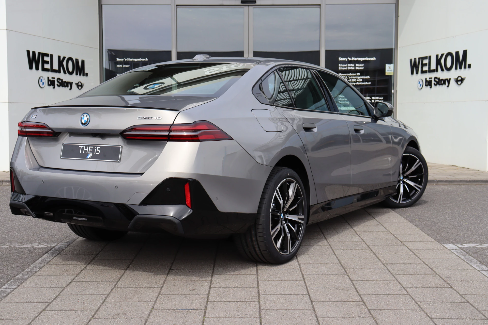 Hoofdafbeelding BMW i5