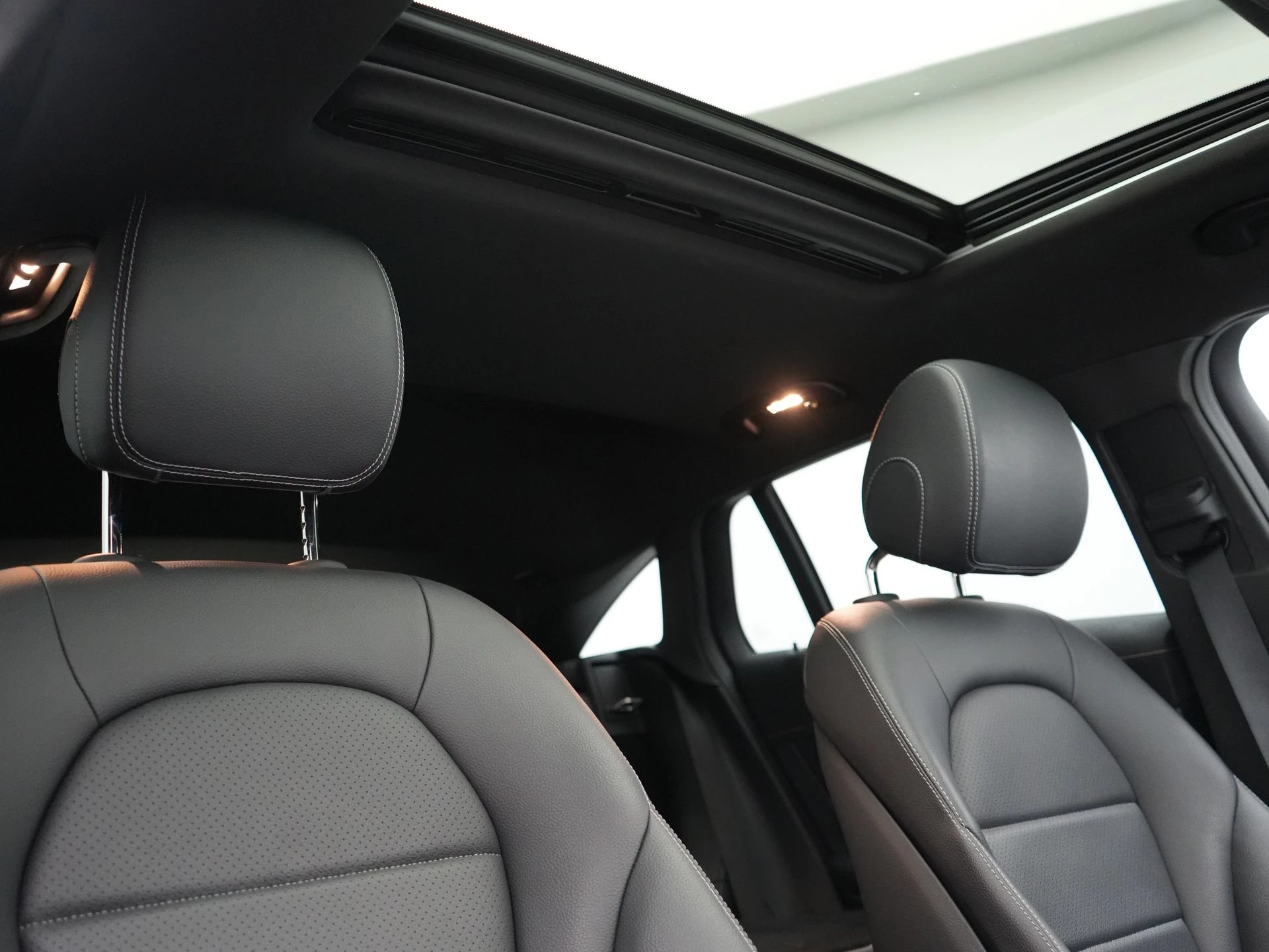 Hoofdafbeelding Mercedes-Benz EQC