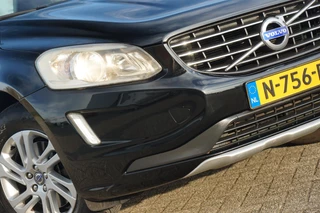 Hoofdafbeelding Volvo XC60 Volvo XC60 2.0 T5 FWD Summum AUT | Black Sapphire Metallic | Camera/Stoelverwarming/Memory/NAV/Trekhaak/Leder - Fijne hoogzitter!