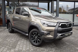 Hoofdafbeelding Toyota Hilux Toyota Hilux 2.8 D-4D DUBBEL CABIN 48V HYBRIDE INVINCIBLE A/T 4WD