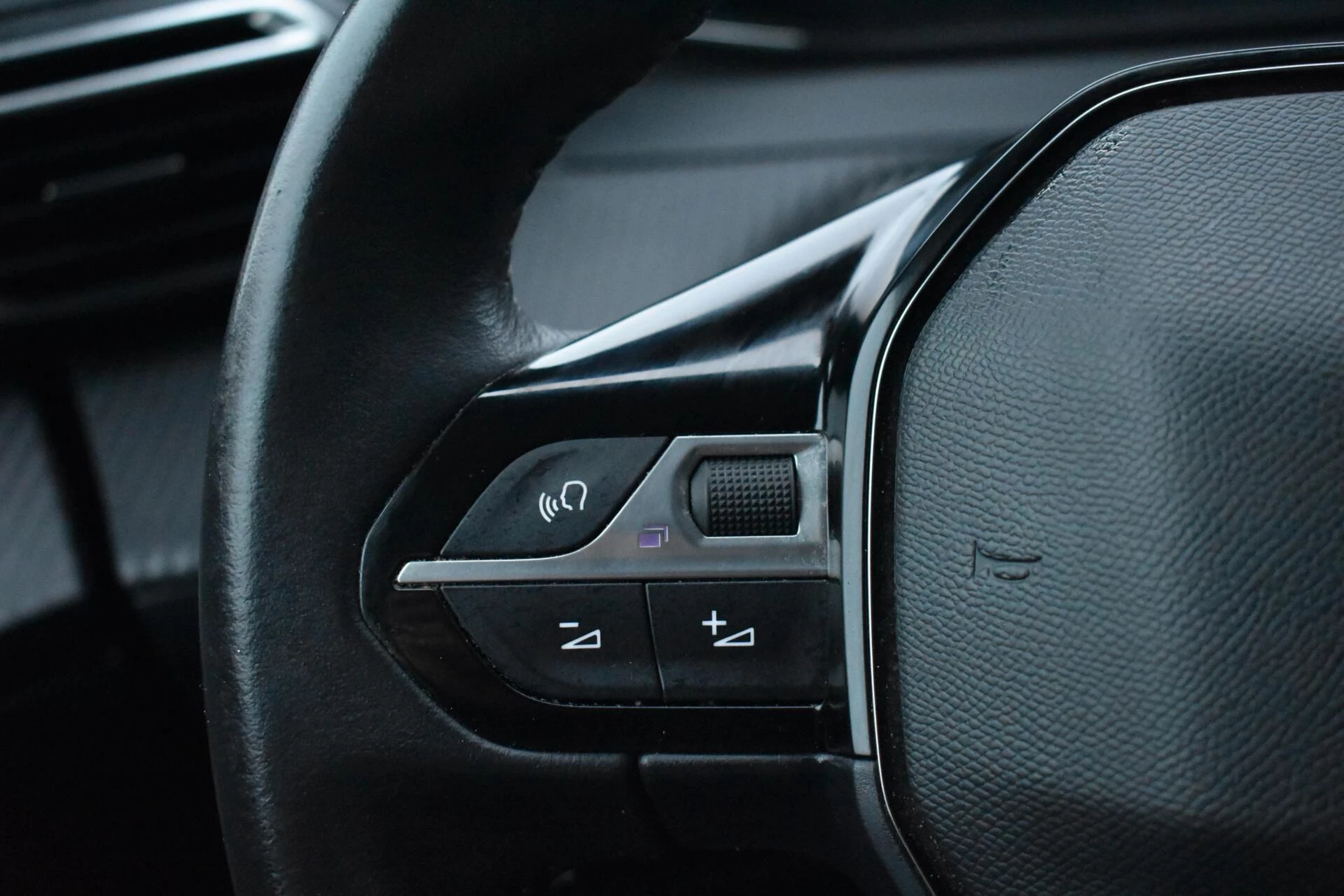 Hoofdafbeelding Peugeot e-2008