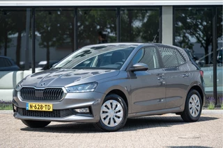 Hoofdafbeelding Škoda Fabia Škoda Fabia 1.0 TSI Ambition | Navi by App | Stoelverw. | Cruise | PDC | 4 season