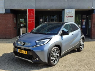 Hoofdafbeelding Toyota Aygo Toyota Aygo X ENVY PARK-SENSOREN CLIMA NAVI CAMERA APPLE/ANDROID 18'' LM-VELGEN AD-CRUISE NL-AUTO
