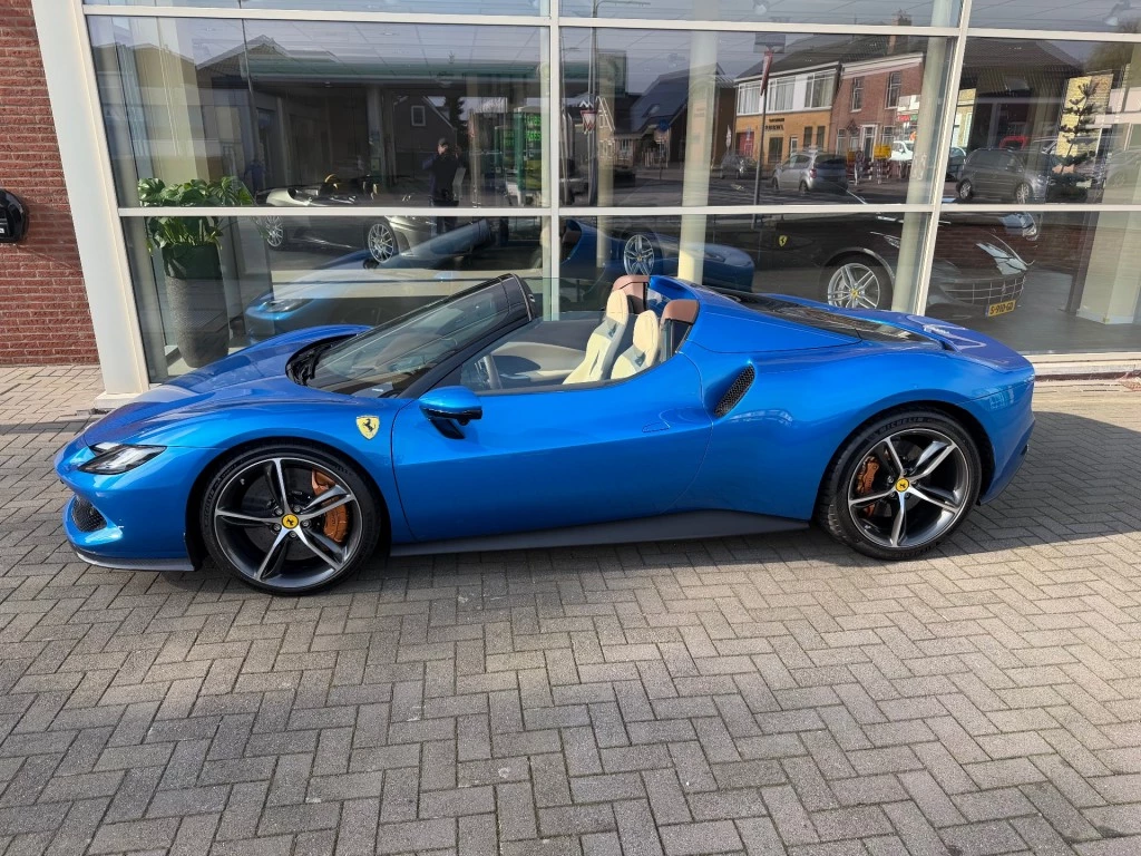 Hoofdafbeelding Ferrari 296