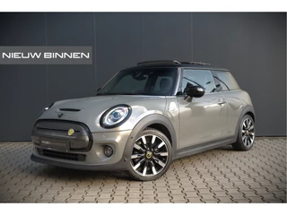 MINI Electric Mini Yours 33 kWh | Panoramadak | Harman Kardon | Head-Up Display | Union Jack | Black Pack | BTW | Stoelverwarming | Keyless | Apple Carplay | Navigatie | Camera | Parkeersensoren | Warmtepomp | Leer | Cruise