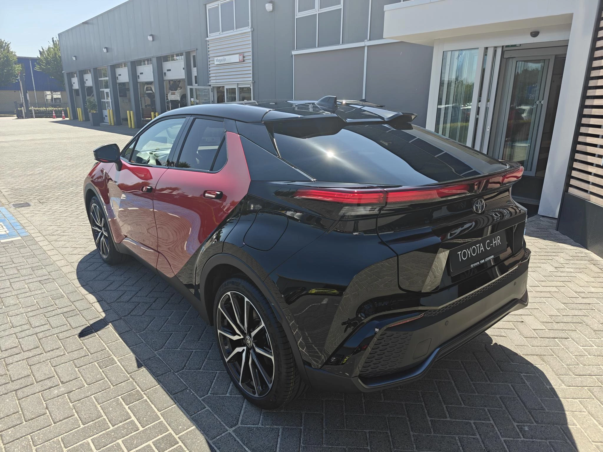 Hoofdafbeelding Toyota C-HR