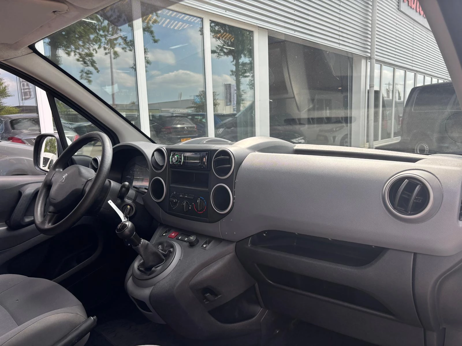 Hoofdafbeelding Peugeot Partner